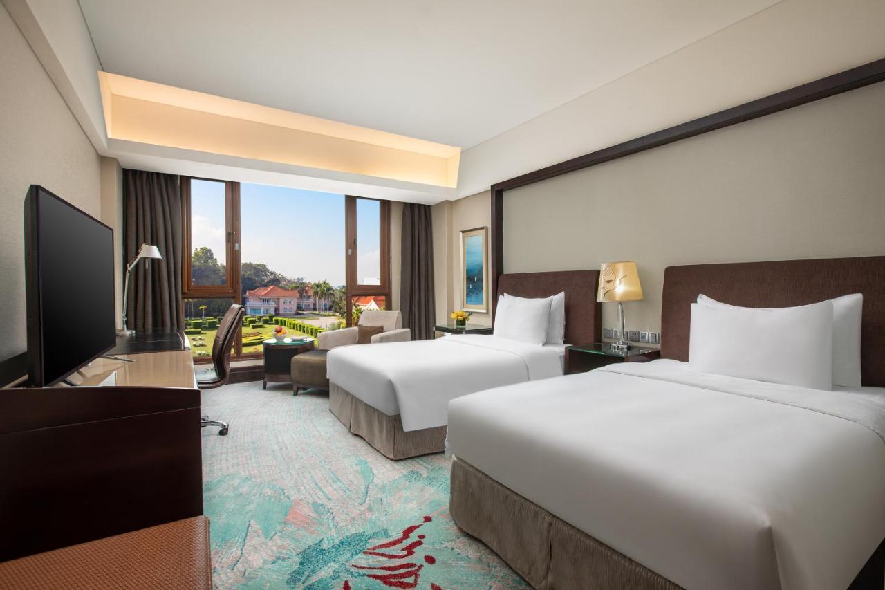C&d Hotel-free Welcome Snacks-oasis Garden Hotel
