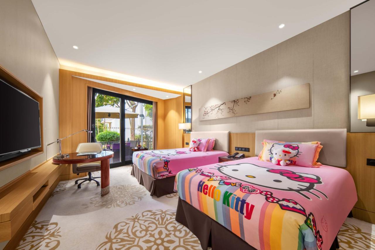 C&d Hotel-free Welcome Snacks-oasis Garden Hotel