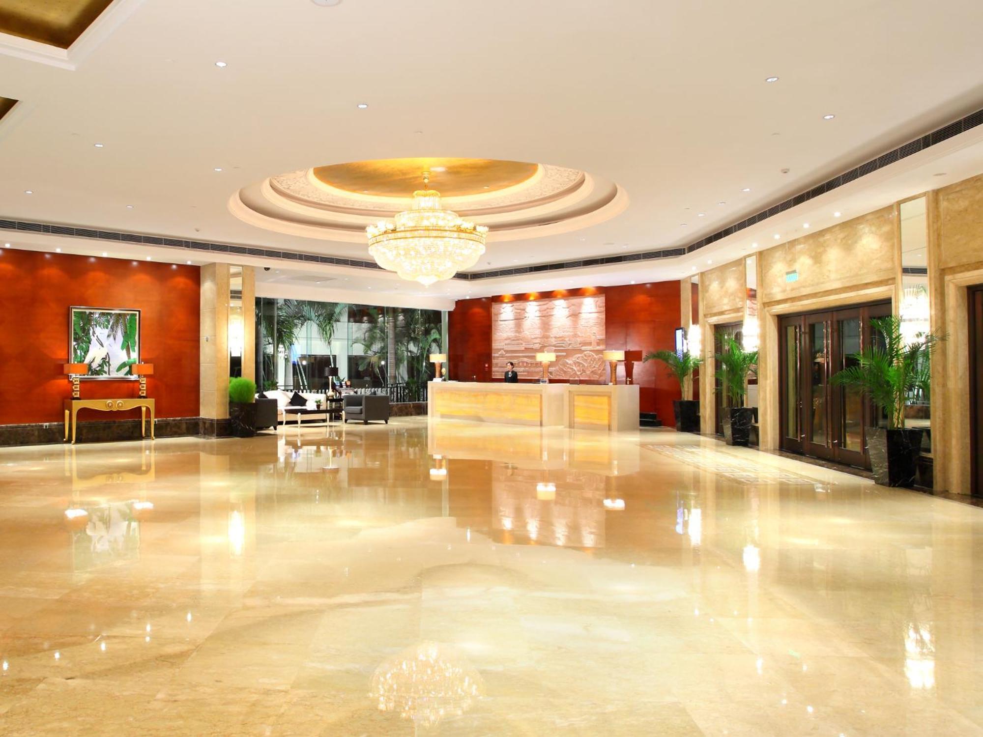 C&d Hotel-free Welcome Snacks-oasis Garden