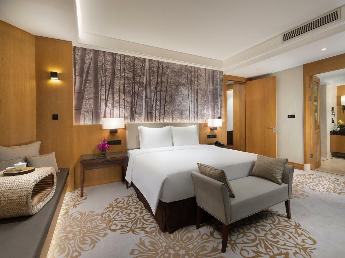 C&d Hotel-free Welcome Snacks-oasis Garden Hotel